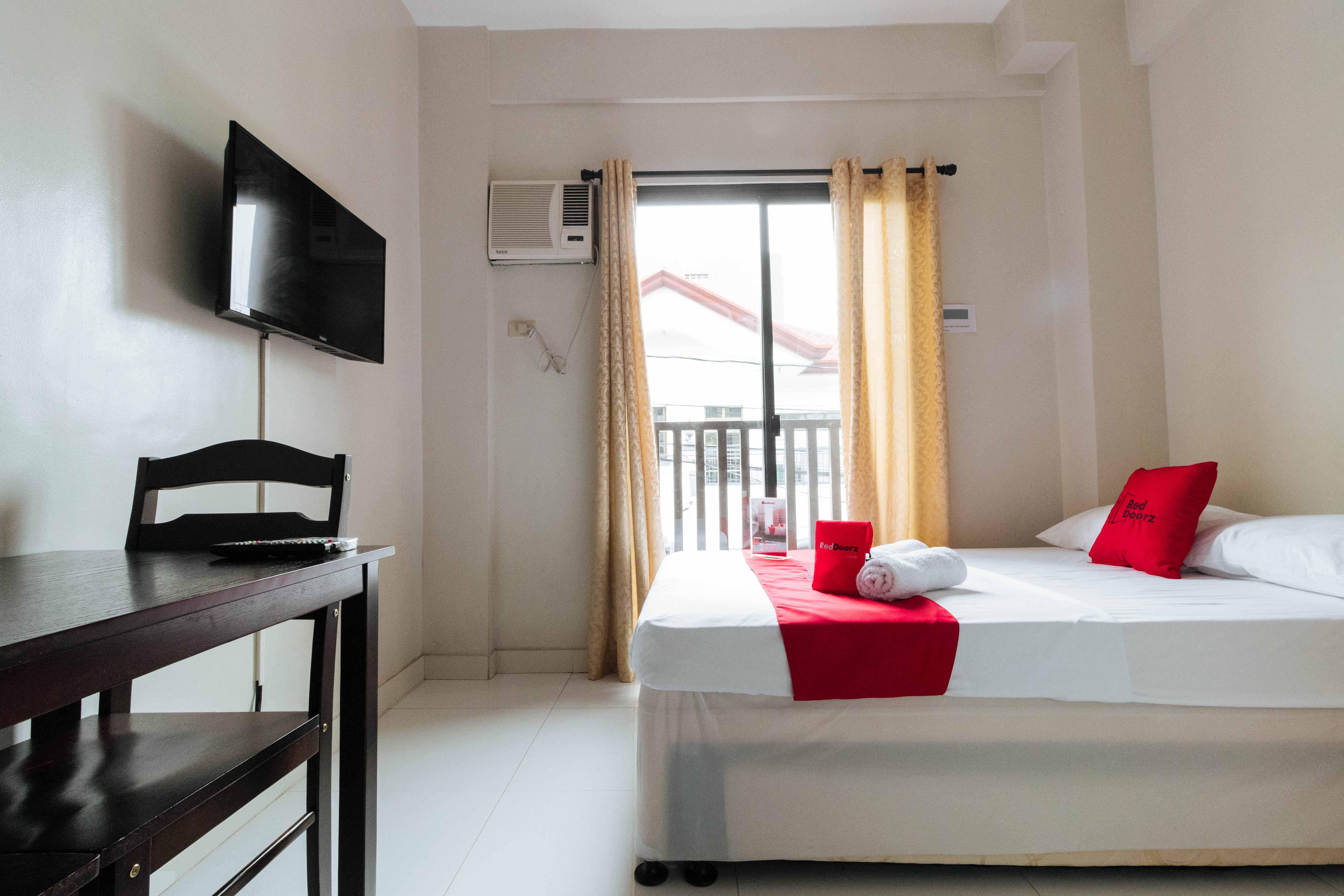 Reddoorz Near Naia Terminal 1 Hotel Paranaque City ภายนอก รูปภาพ