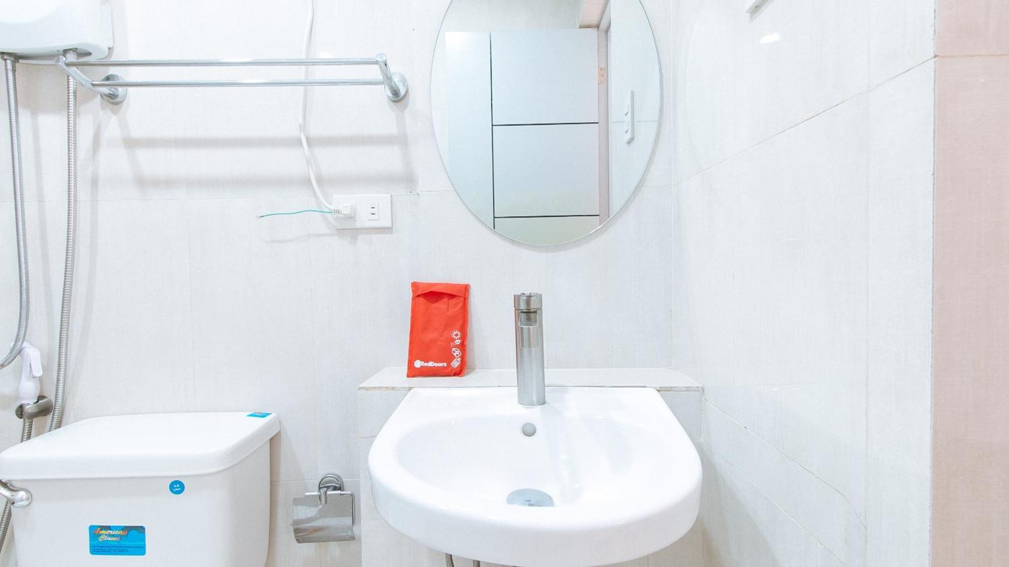Reddoorz Near Naia Terminal 1 Hotel Paranaque City ภายนอก รูปภาพ